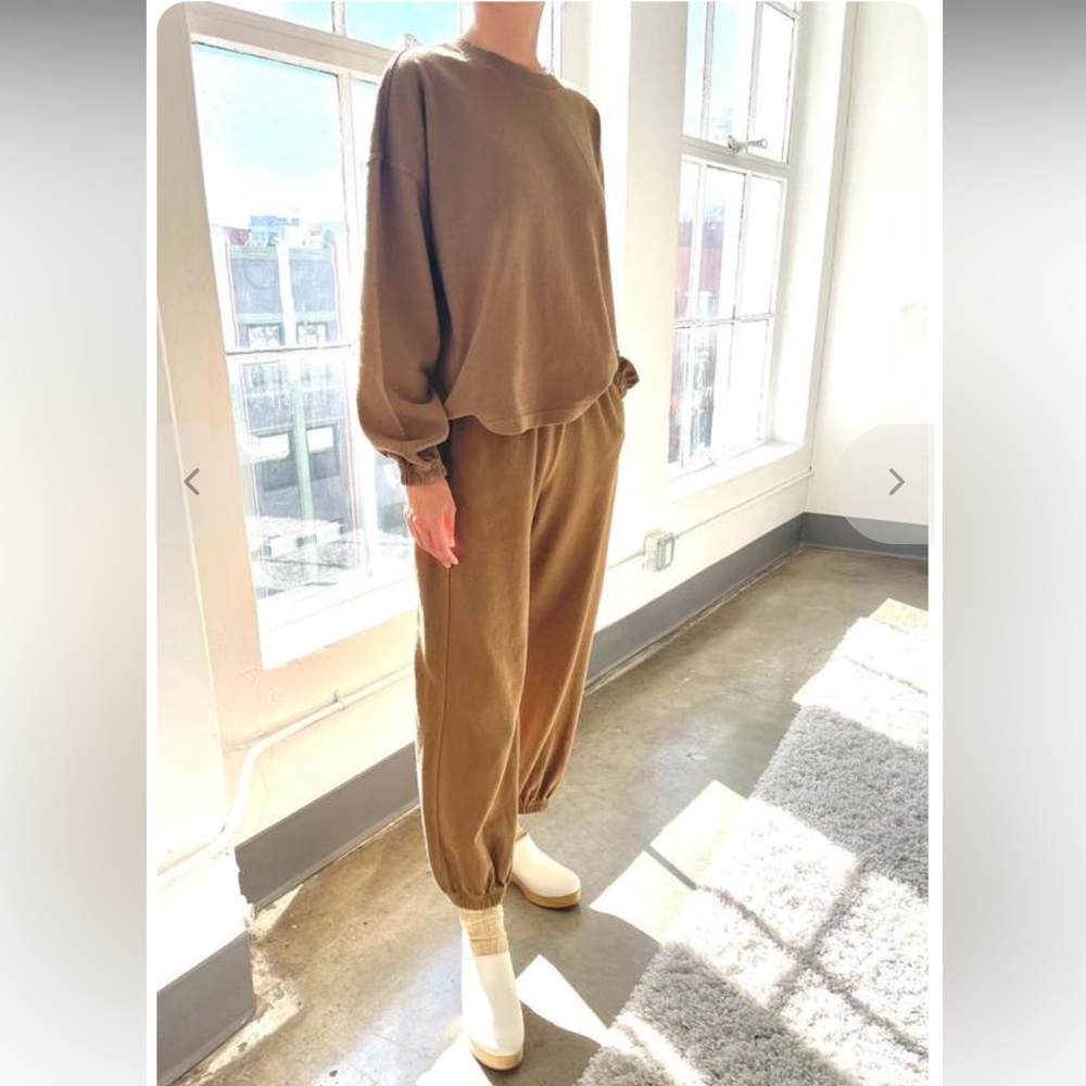 Le Bon Shoppe SET-balloon pant and daisy long sleeve top in tobacco.